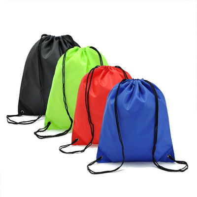 Wodoodporny plecak ze sznurkiem w kolorze czarnym do uprawiania sportów na świeżym powietrzu