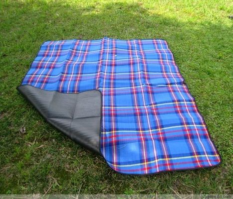 Duży wodoodporny dywanik piknikowy Pyłoszczelny szybkoschnący lekki koc piknikowy