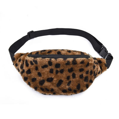 Cena fabryczna Faux Rabbit Fur Torba na talię Zimowa nerka Kobieta Travel Bum Hip Monety Etui na telefon Casual Torba na klatkę piersiową