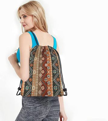 Boho kwiatowy plecak ze sznurkiem w stylu bohemy Tribal Art Batik bezszwowy wzór